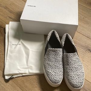 Vince Warren slip on sneaker